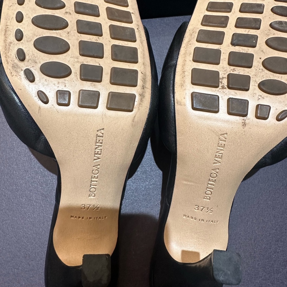 Bottega Veneta Lido Woven High Heel - Picture 2 of 6